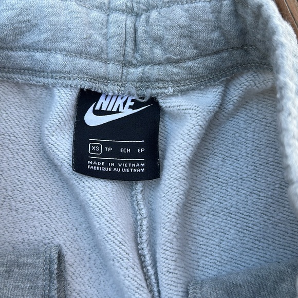 Nike Gray Jogger Pants - Picture 4 of 4